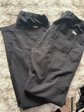 Figs Men’s Black Jogger Sweatpants with Utility Pockets